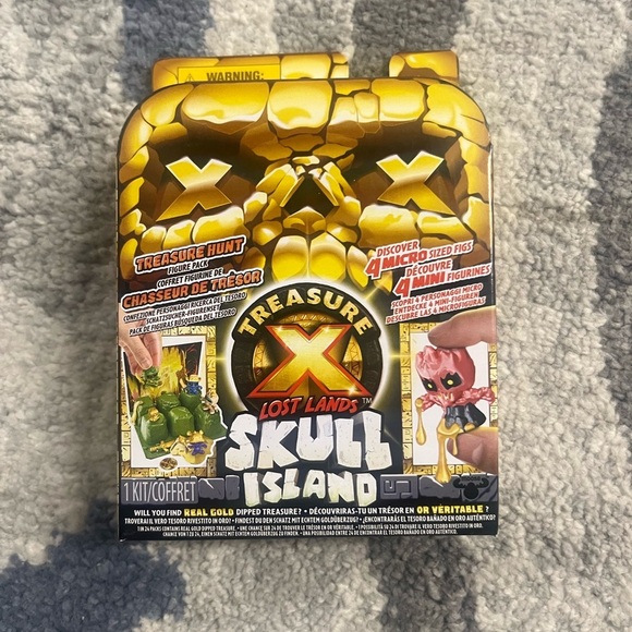 Skull Island Adventure Kit - Gold - Picture 1 of 2
